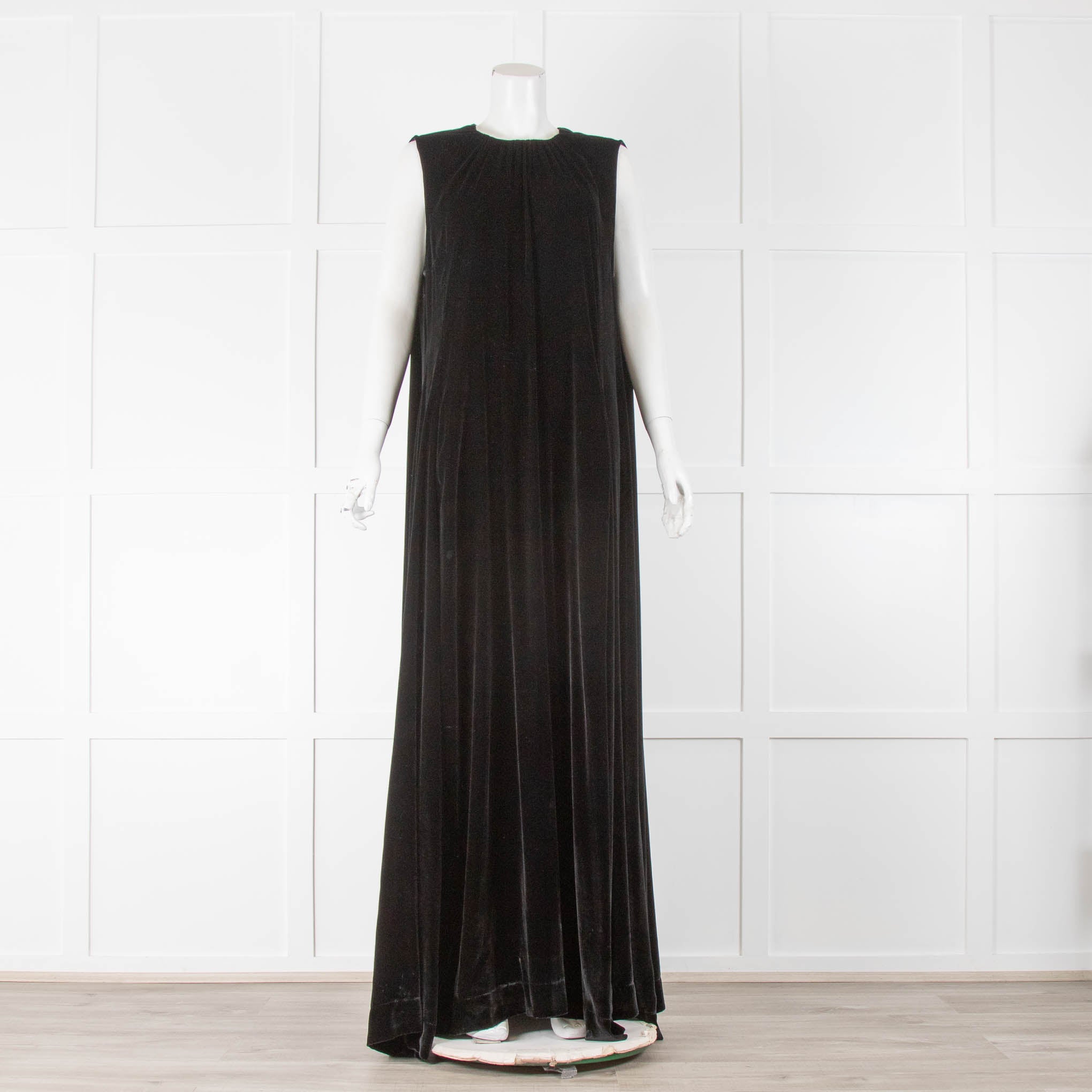 vintage black velvet sleeveless dress