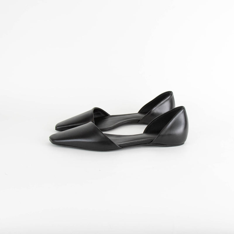 Toteme Black The Asymmetric Leather Ballet Flat