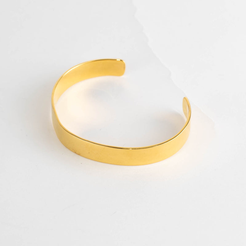 Daphine Thin Edge Gold Cuff