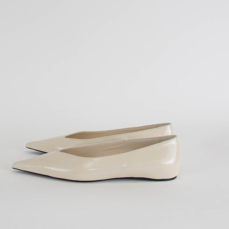 Toteme Cream Asymmetric Leather Ballet Flats