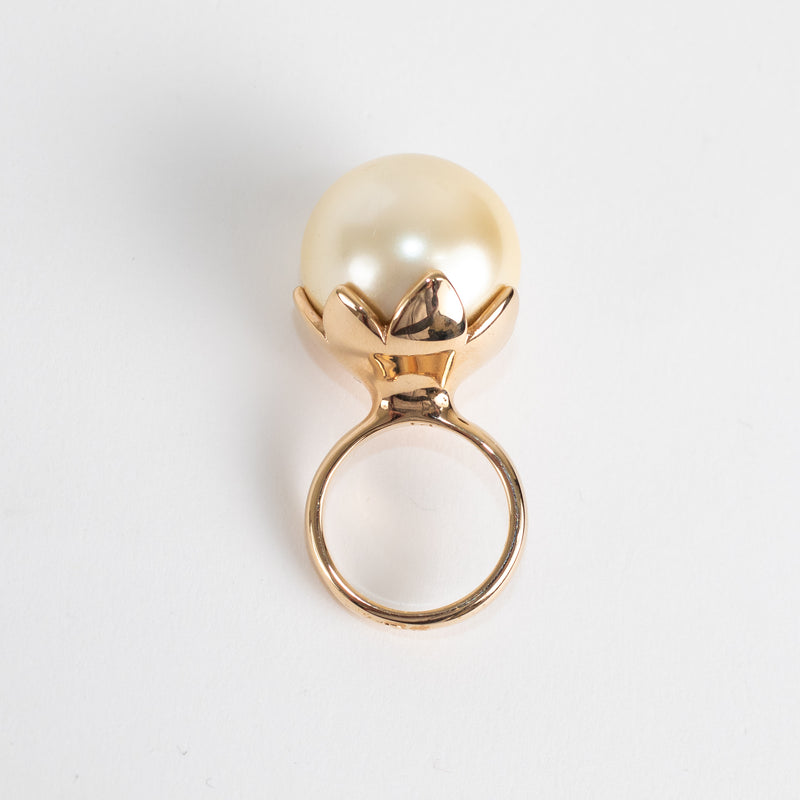 Christain Dior Large Pearl Ring