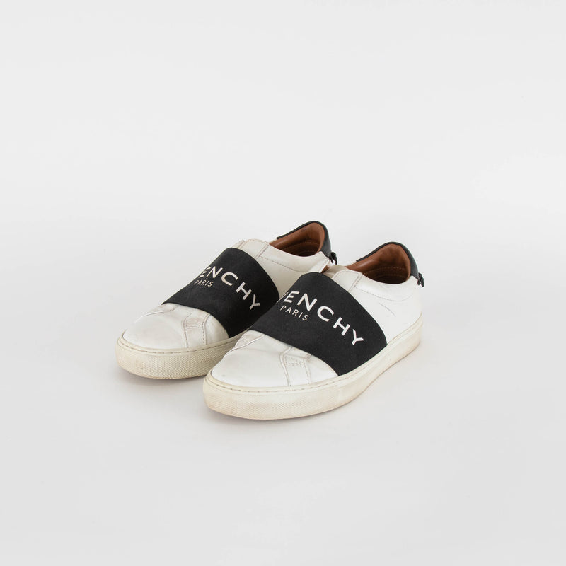 Givenchy White Trainers With Black Fabric Logo