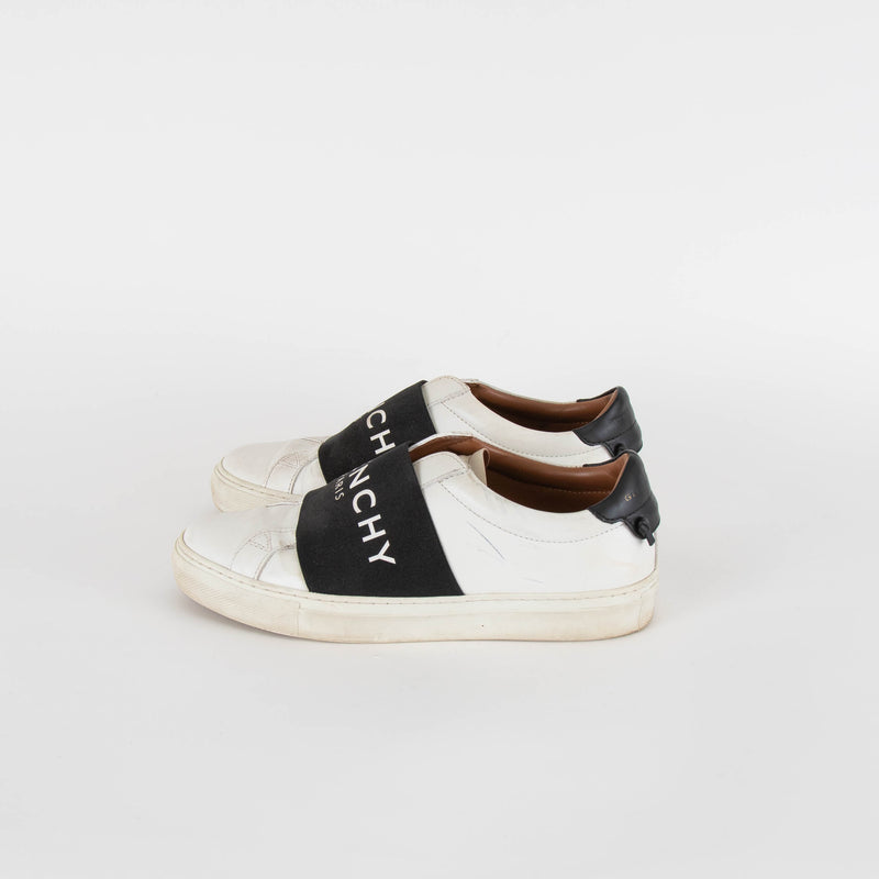 Givenchy White Trainers With Black Fabric Logo