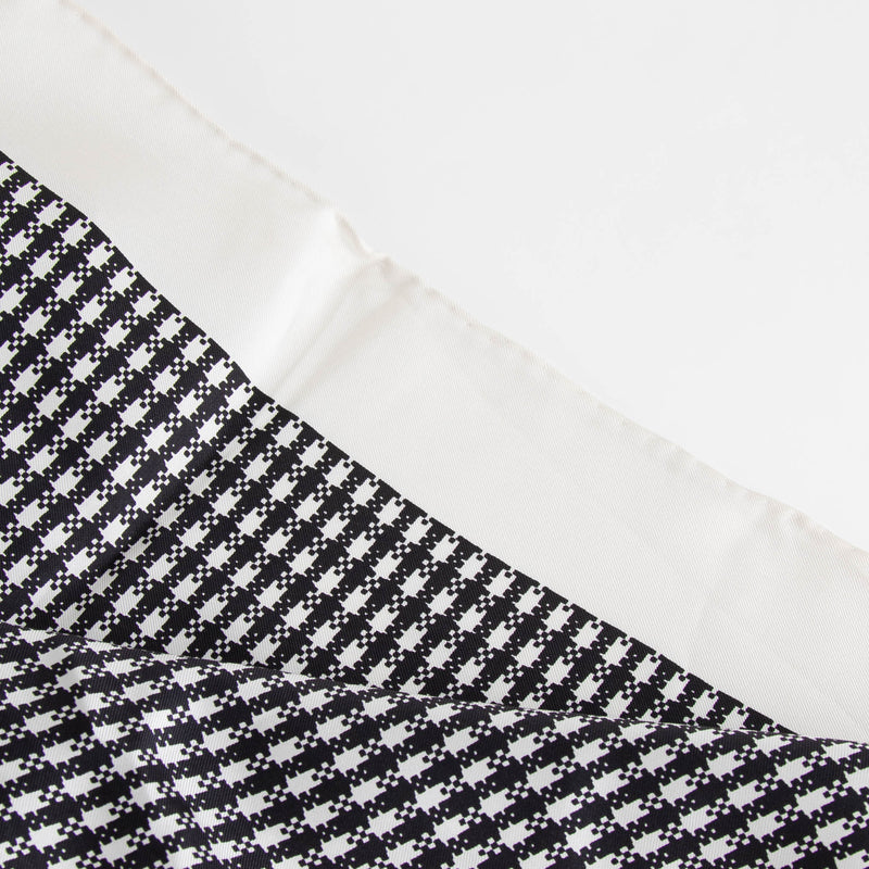 S Max Mara Black And White Houndstooth Square Silk Scarf