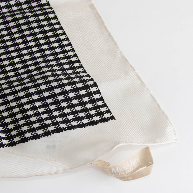 S Max Mara Black And White Houndstooth Square Silk Scarf