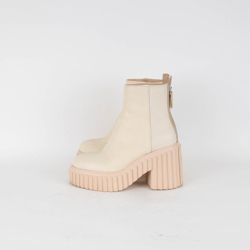 AGL Tiggy Cream Boots With Block Heel