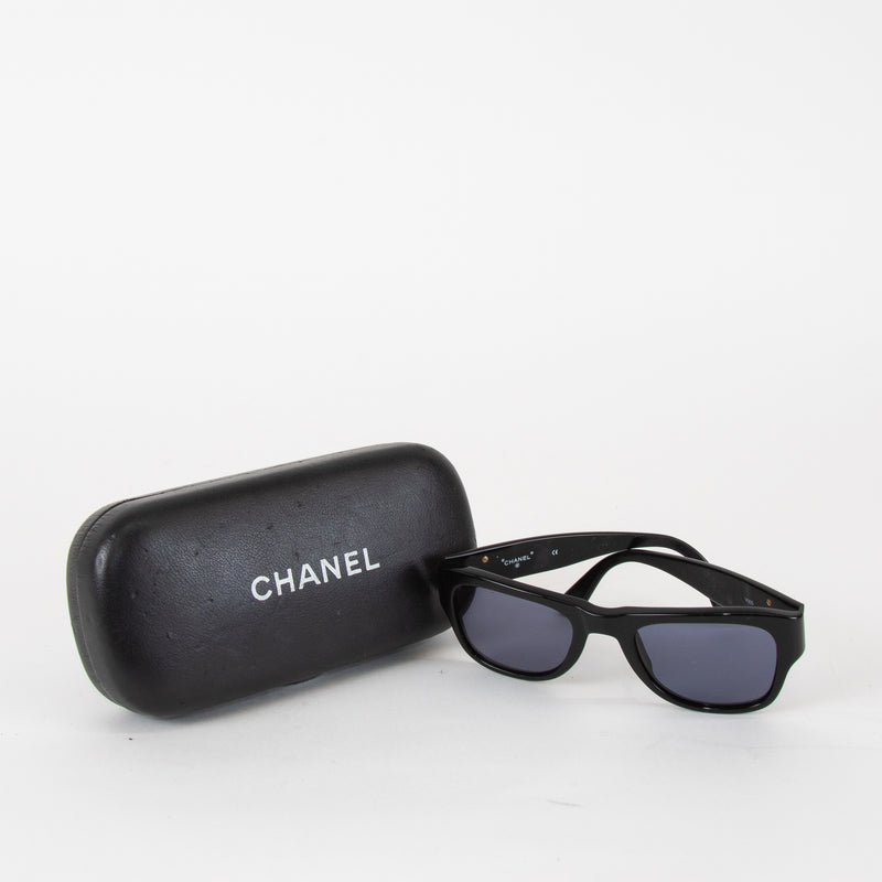 Chanel Black Sunglasses With Gold Logo