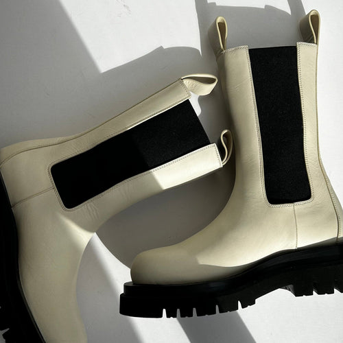 Bottega Veneta Cream Chelsea Lug Boot